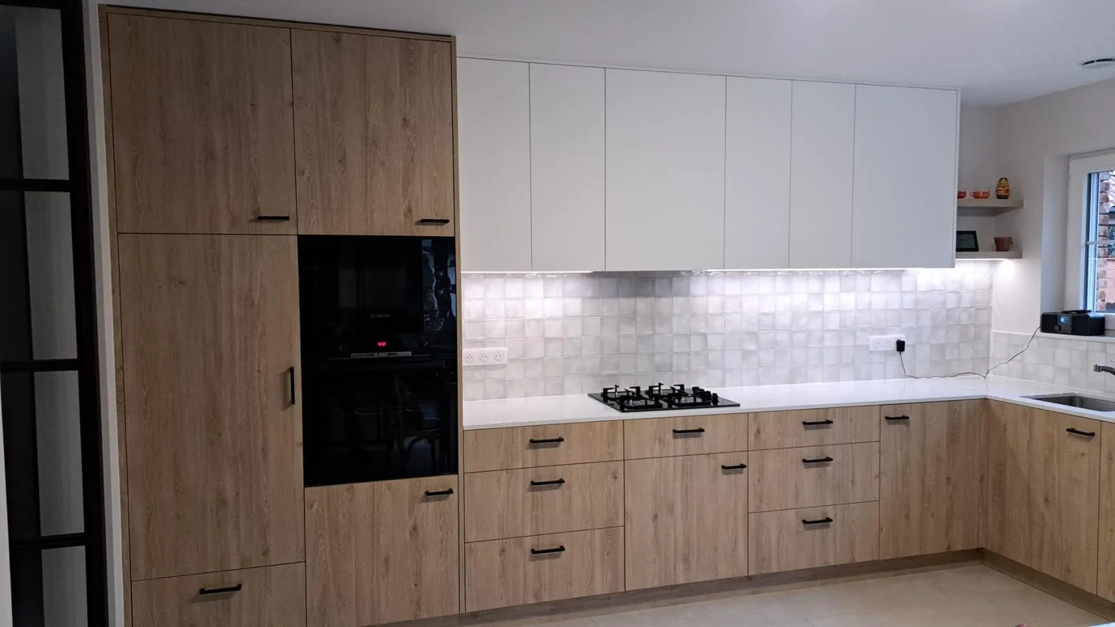 Cuisine en L chêne et blanc