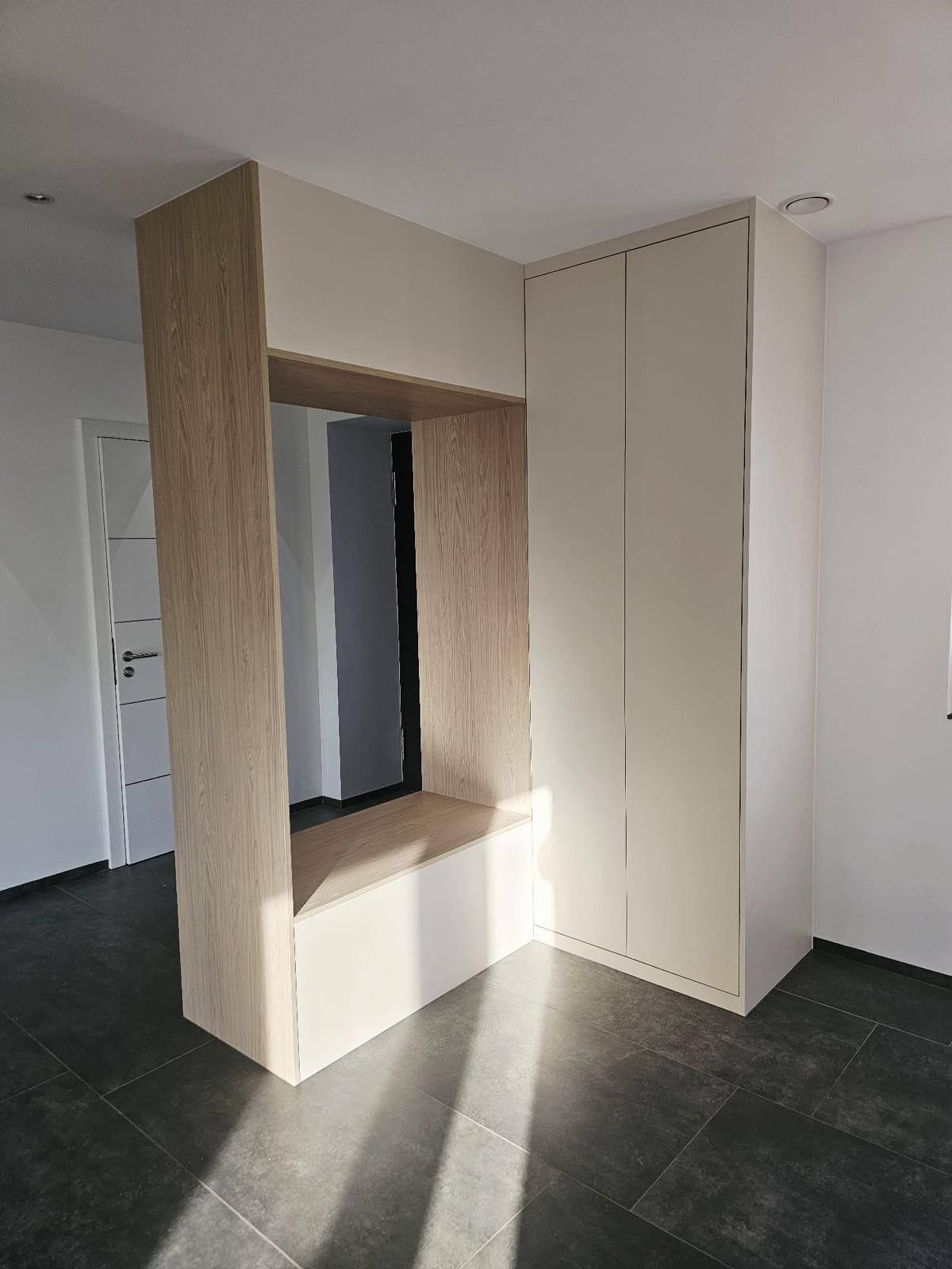 Meuble d'entrée chêne et blanc avec miroir intégré