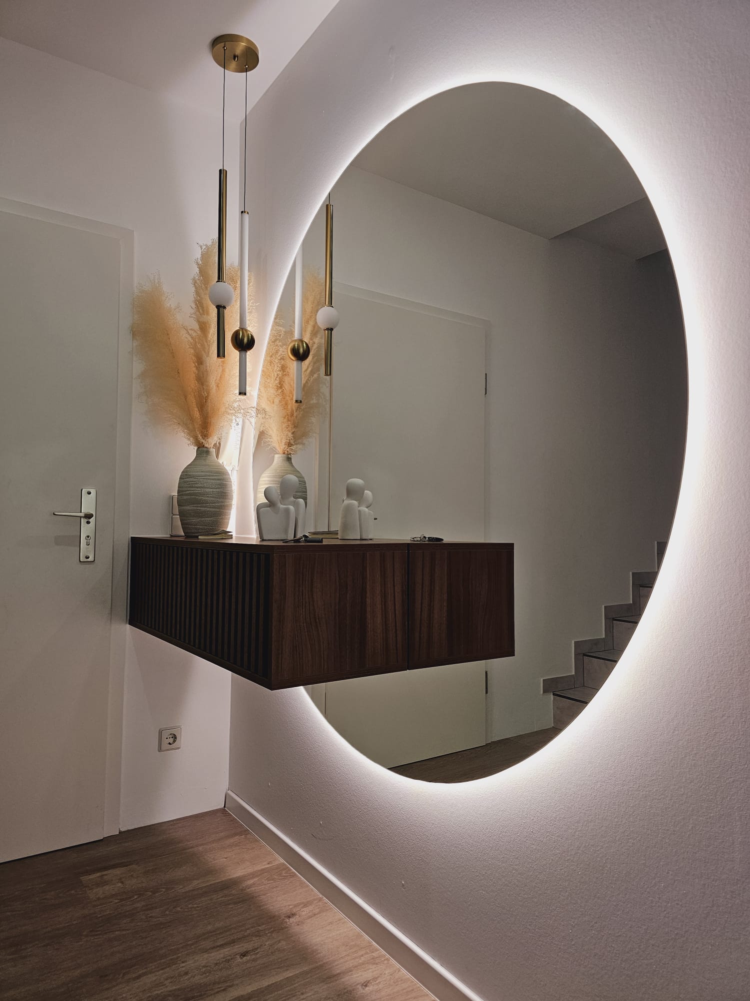 Console en noyer avec miroir rétroéclairé